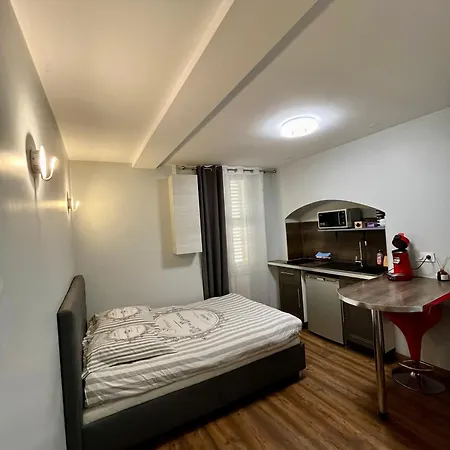 Apartment Au Coeur Historique De Frejus